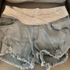 Maternity shorts